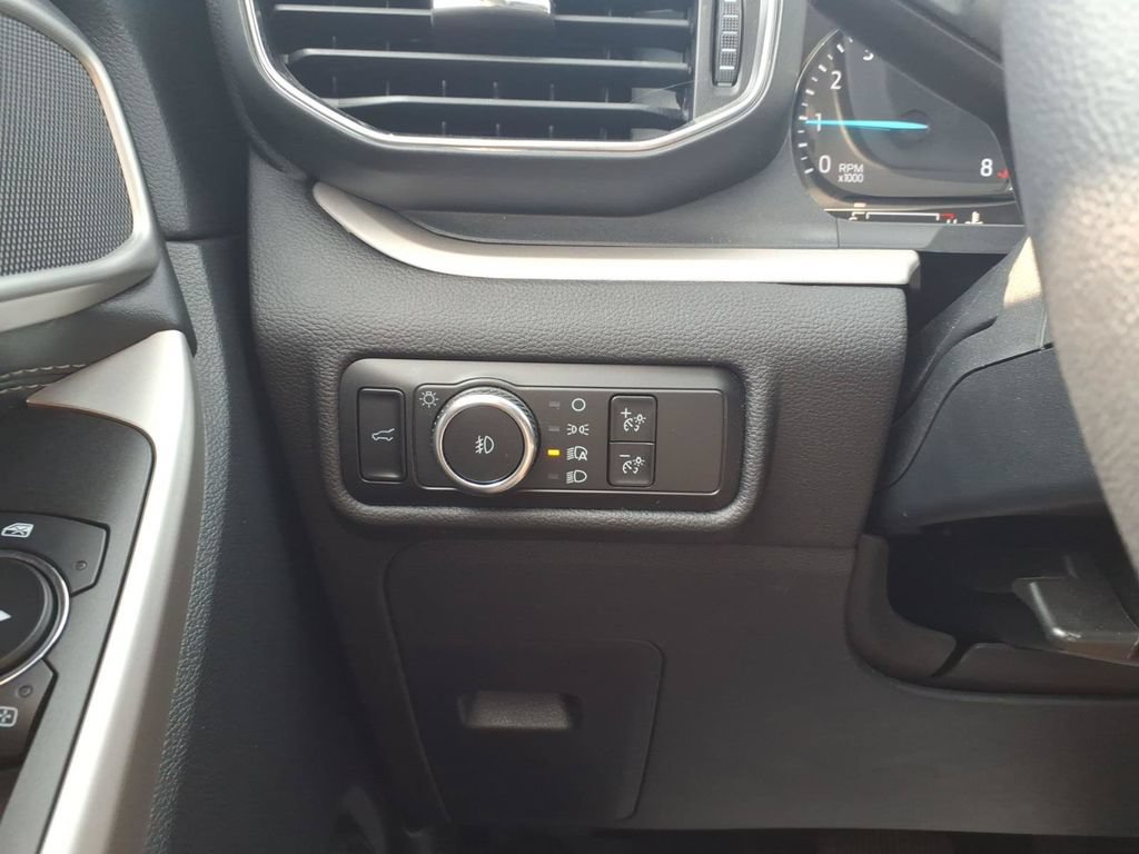 Certified 2024 Ford Explorer XLT w/ Equipment Group 202A AWD/4WD image 16