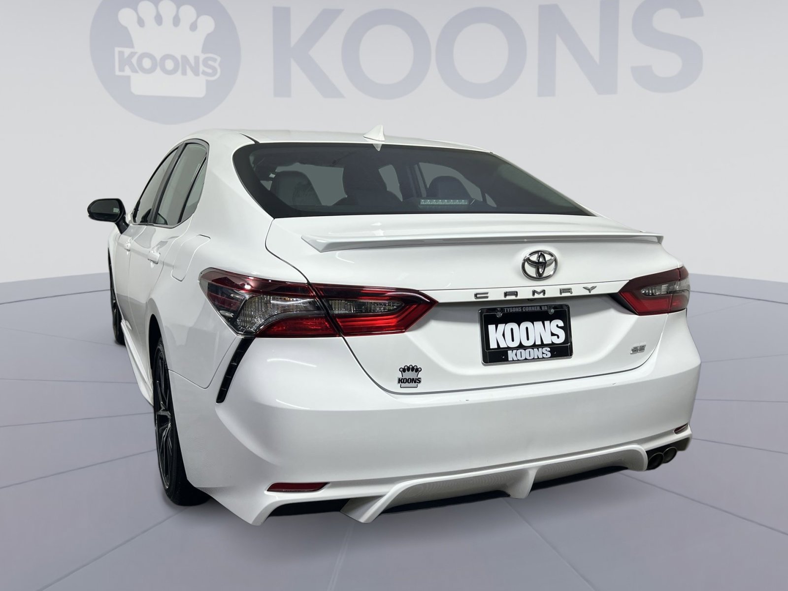 Used 2024 Toyota Camry SE image 4