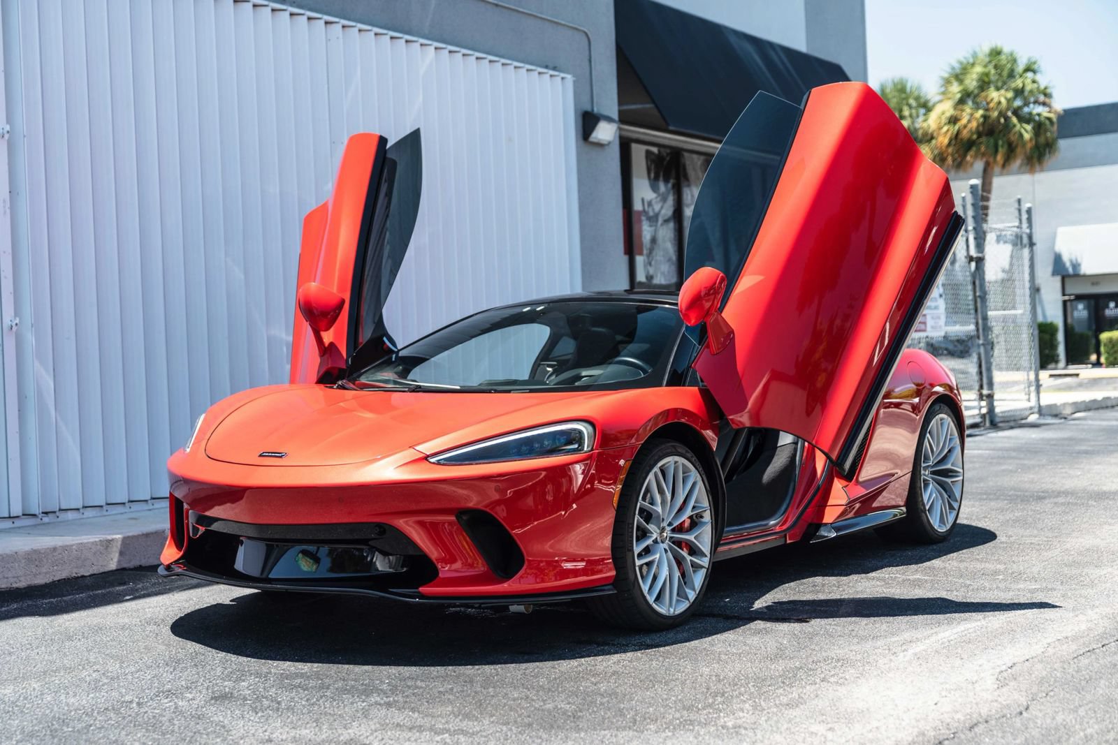 Used 2023 McLaren GT RWD image 15