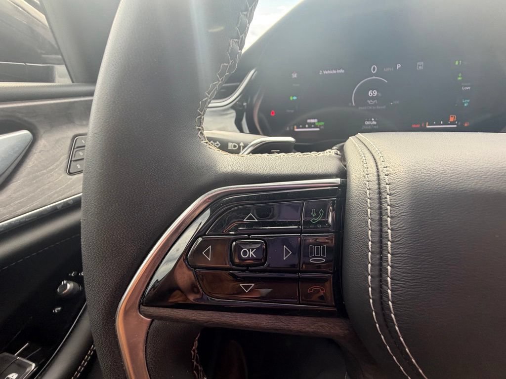Used 2022 Jeep Grand Cherokee Overland AWD/4WD image 22