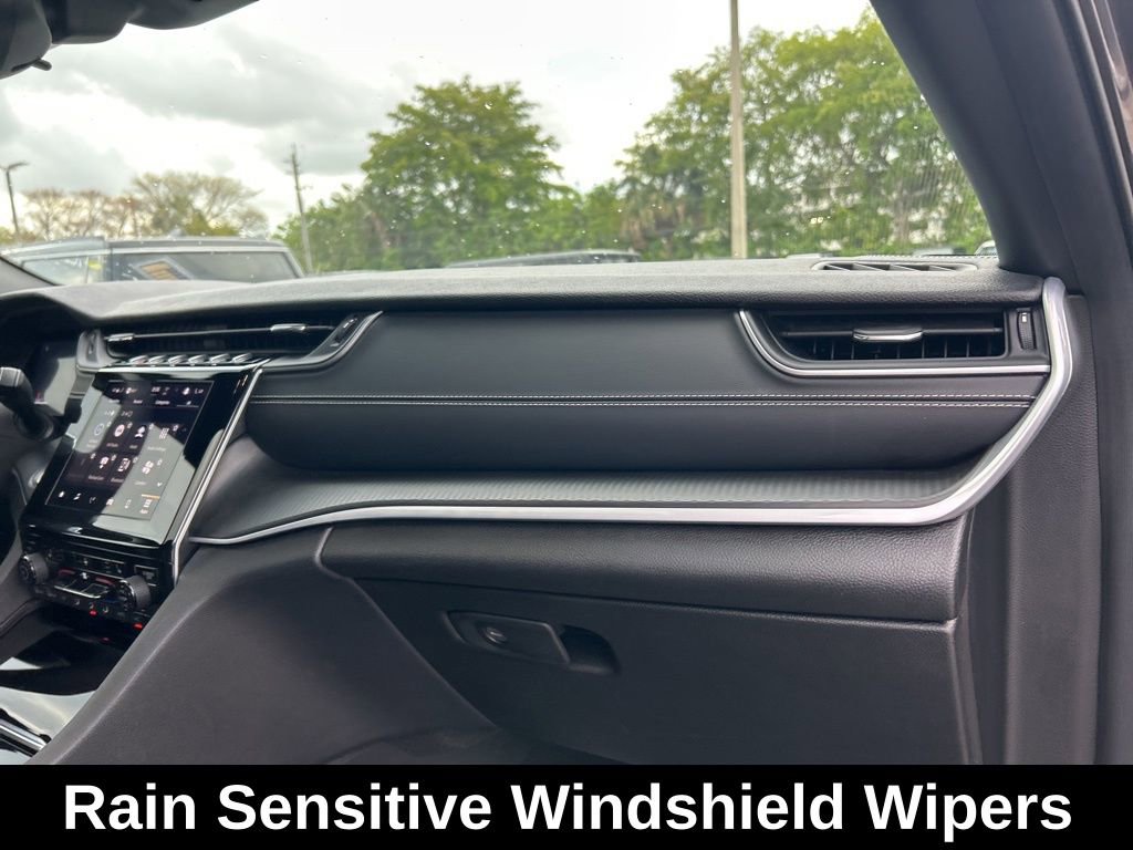 Used 2024 Jeep Grand Cherokee L Altitude AWD/4WD image 25