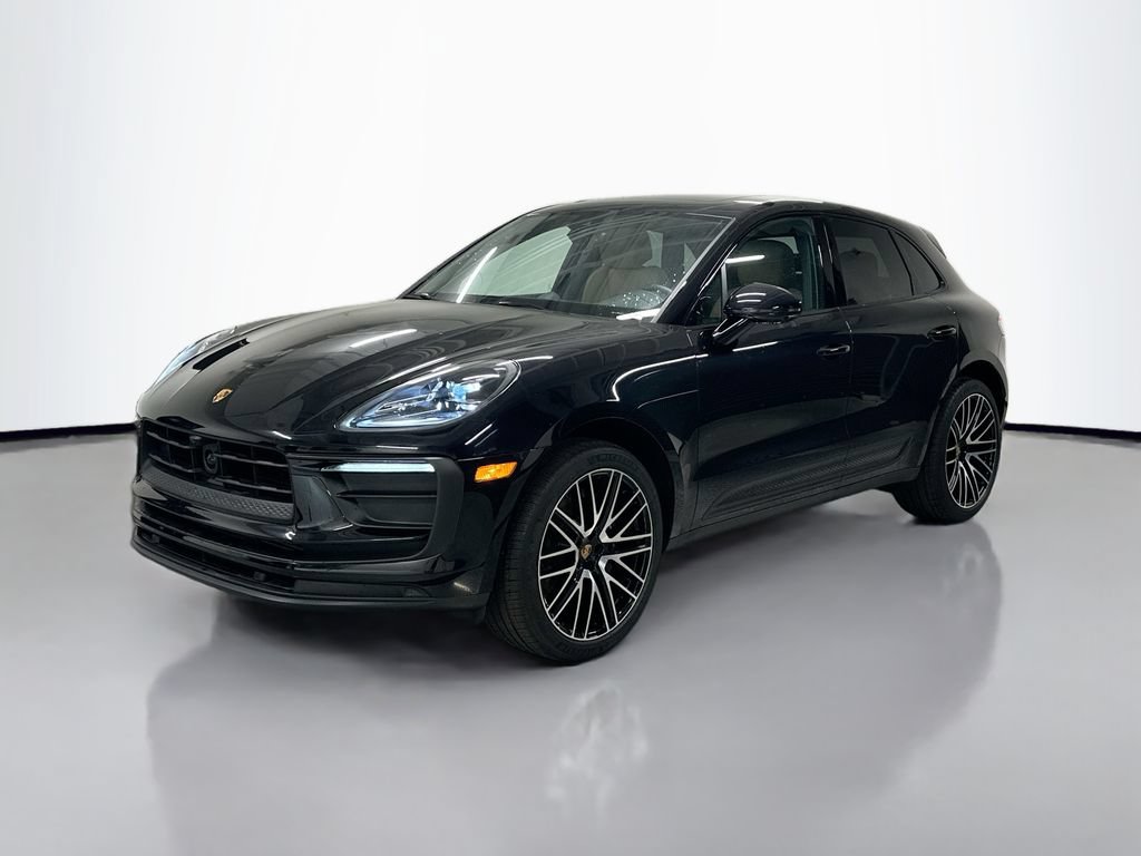 Certified 2025 Porsche Macan AWD/4WD image 1