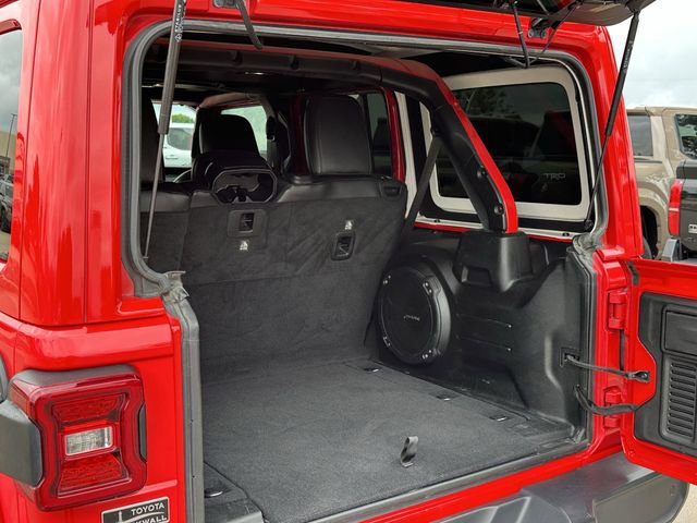 Used 2019 Jeep Wrangler Unlimited Sahara AWD/4WD image 26