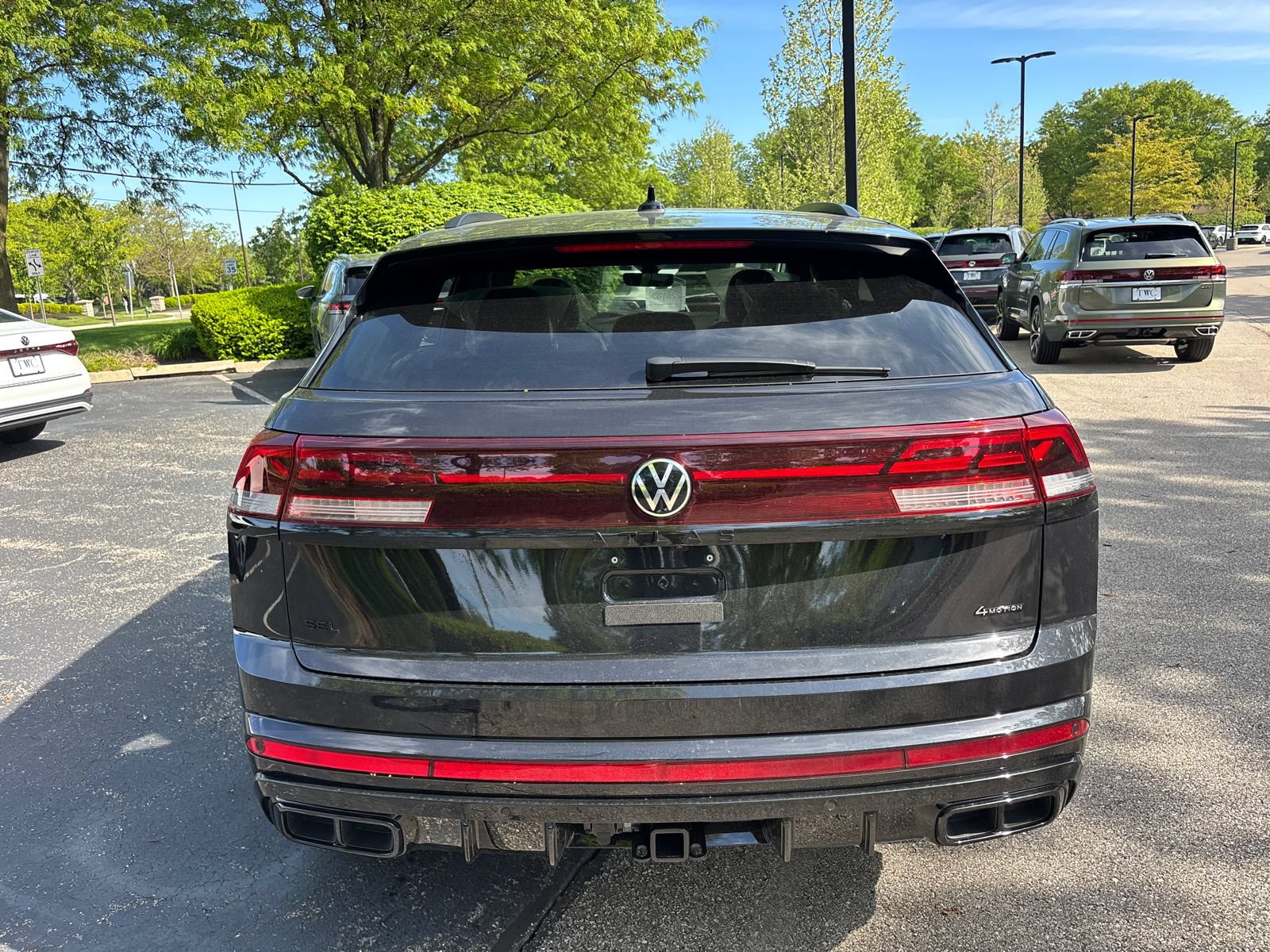 New 2026 Volkswagen Atlas Cross Sport SEL R-Line AWD/4WD image 6