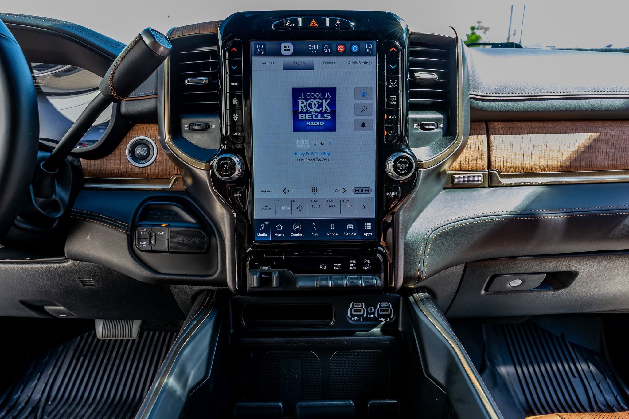 Used 2024 RAM 2500 Limited w/ Safety Group image 24