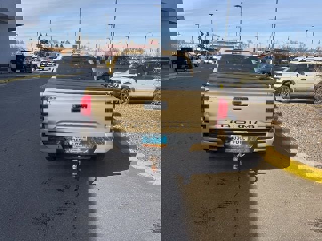 Used 2017 Toyota Tacoma TRD Sport w/ Tow Package (A/T) image 6