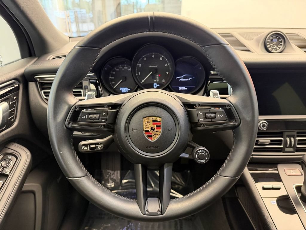 Used 2024 Porsche Macan Turbo AWD/4WD image 12