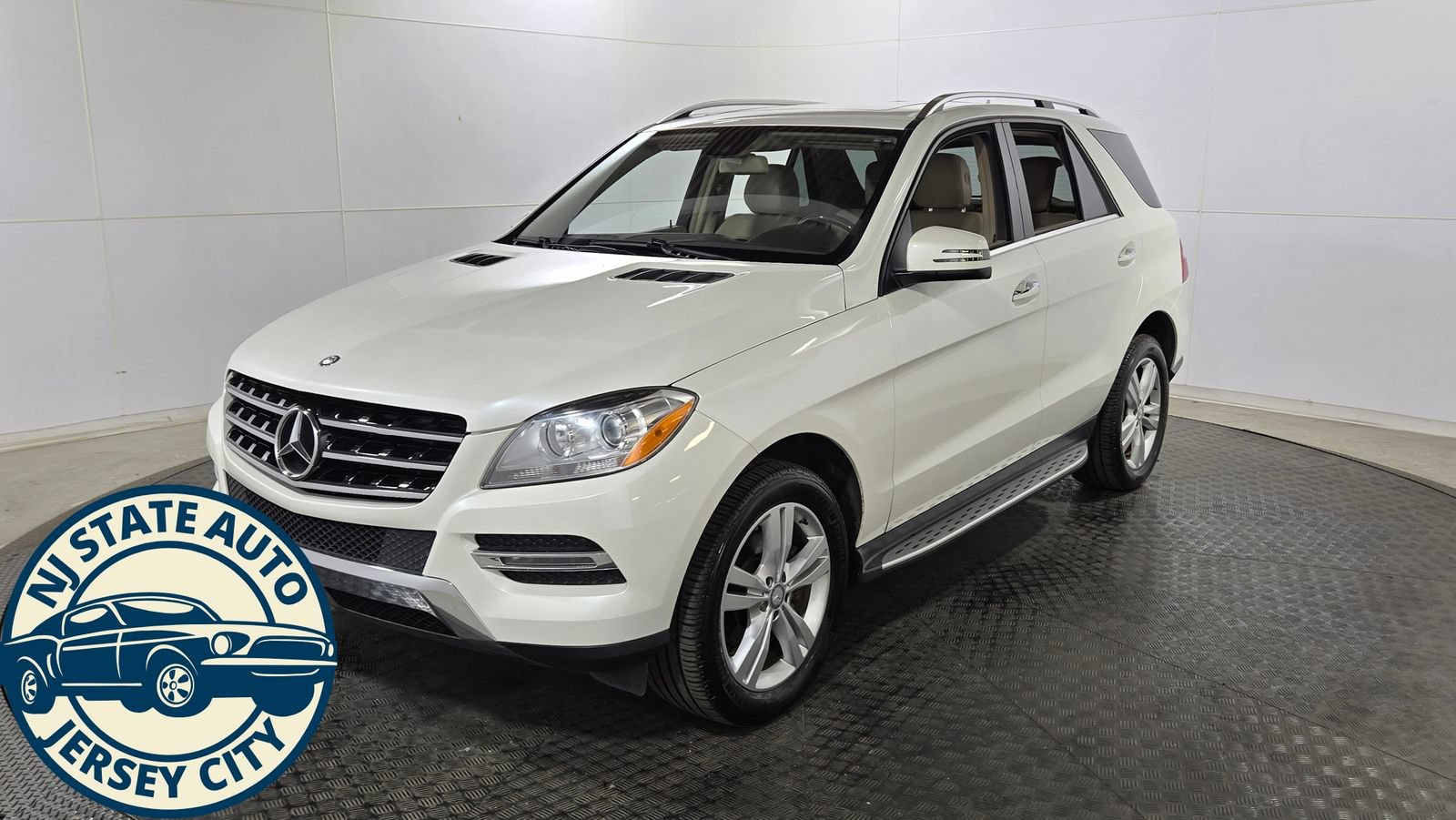 Used 2014 Mercedes-Benz ML 350 4MATIC w/ Premium 1 Package image 3