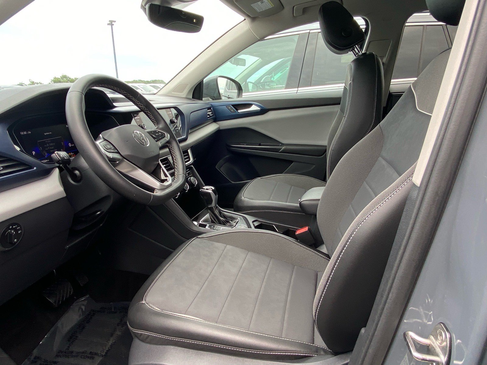 Certified 2023 Volkswagen Taos SE AWD/4WD image 10