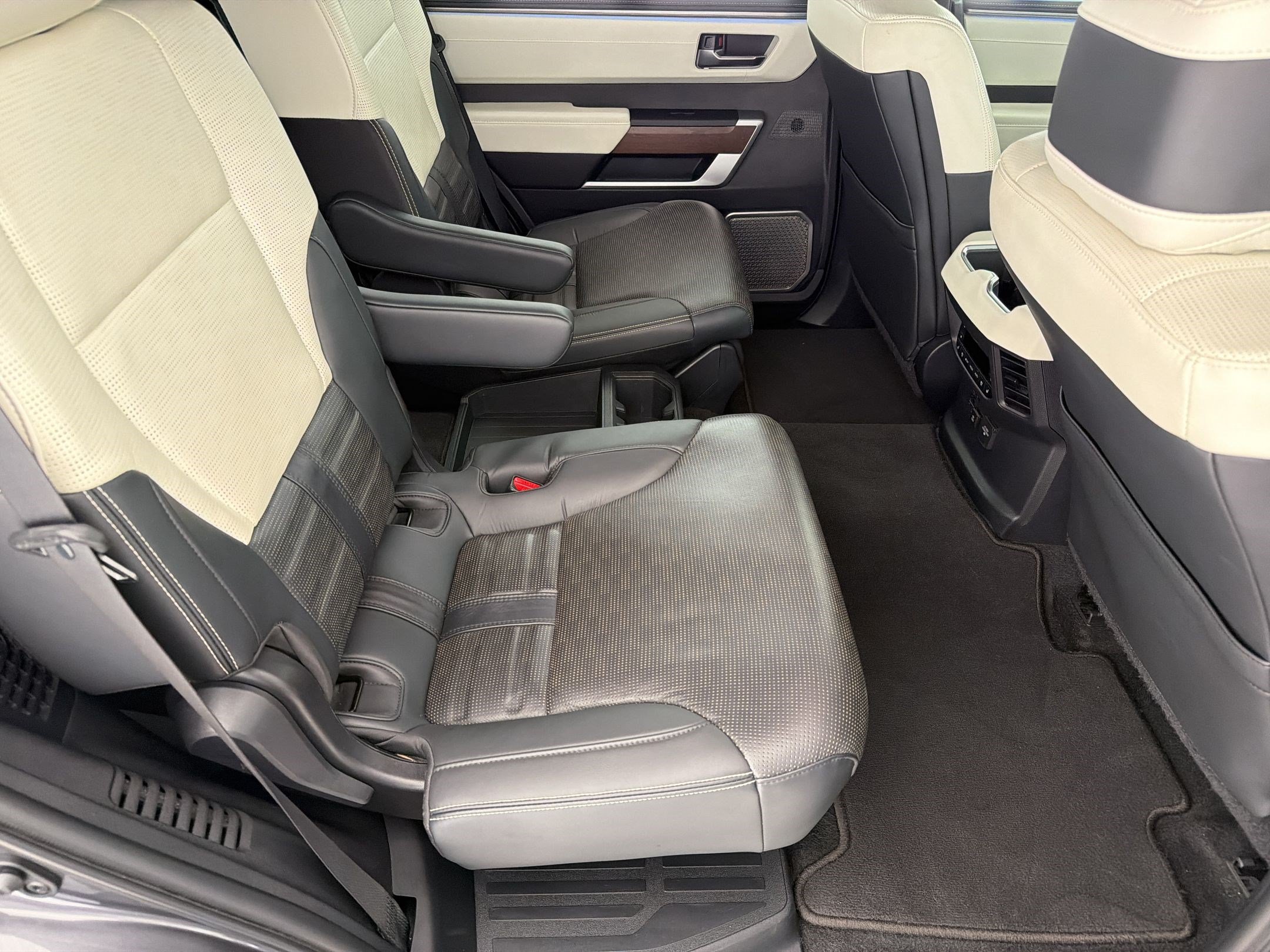 Used 2023 Toyota Sequoia Capstone AWD/4WD image 29