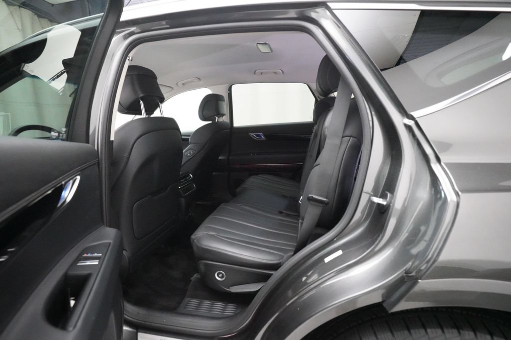 Used 2025 Genesis GV80 2.5T Standard AWD/4WD image 16