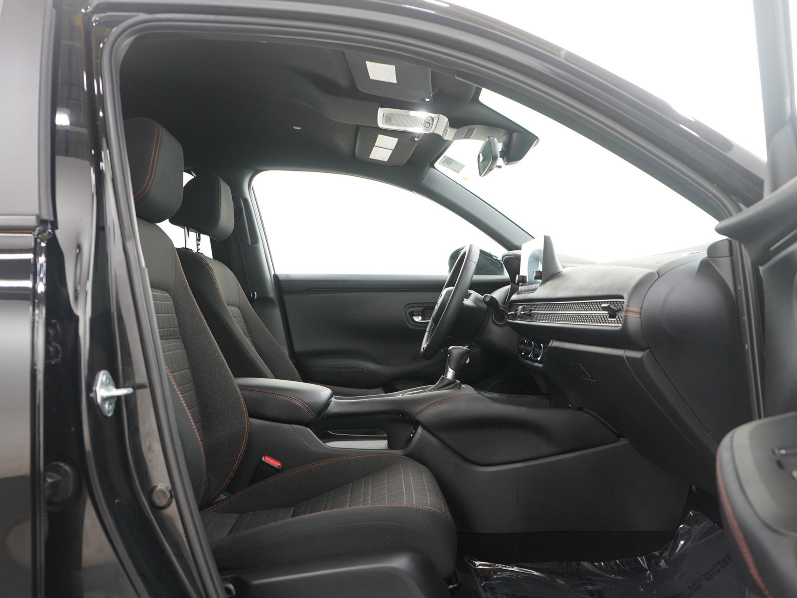 Used 2025 Honda HR-V Sport image 11