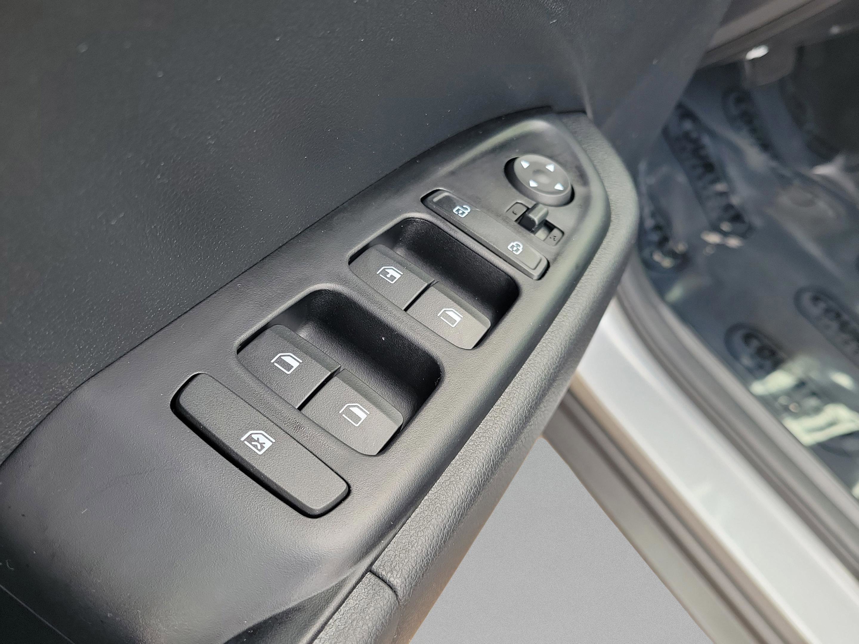 Certified 2023 Hyundai Venue SE image 17