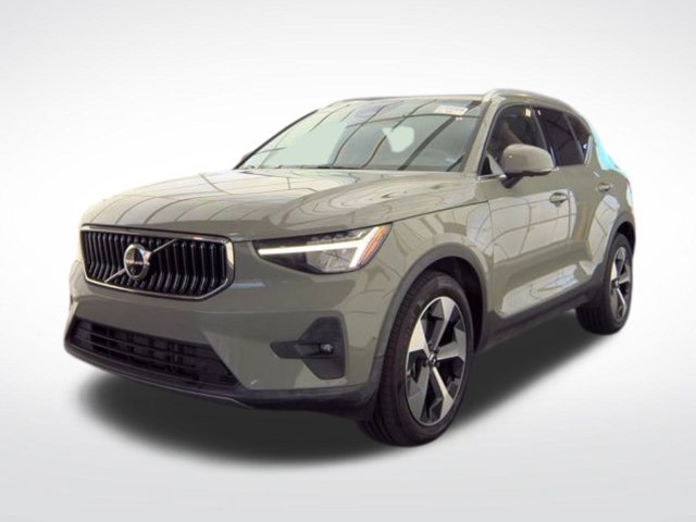 Used 2024 Volvo XC40 B5 Plus AWD/4WD image 2