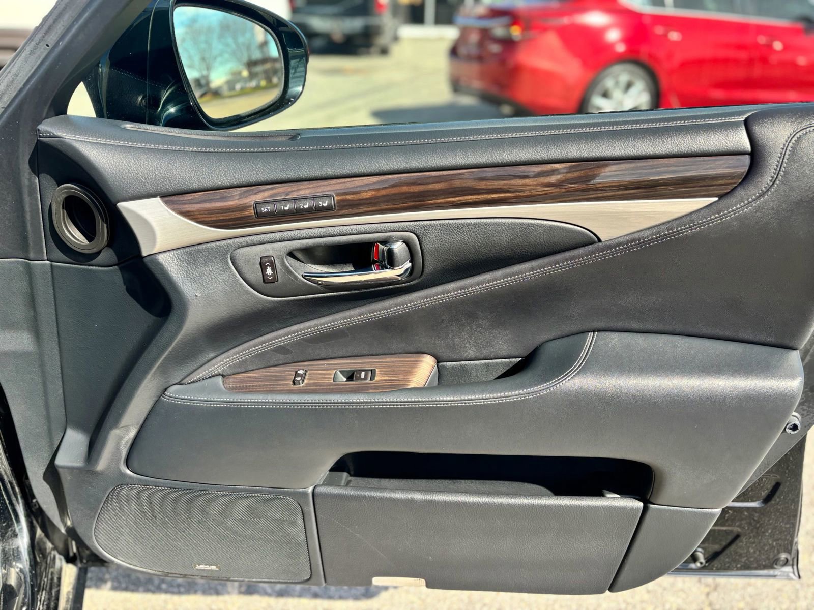 Used 2013 Lexus LS 460 LS 460 Sedan 4D w/ Comfort Pkg image 15