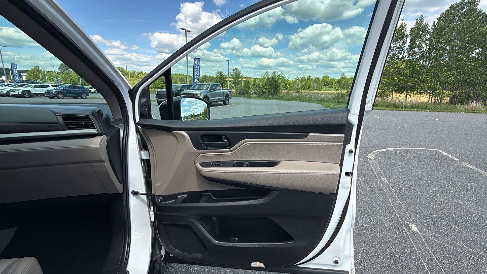Used 2024 Honda Odyssey EX-L image 16