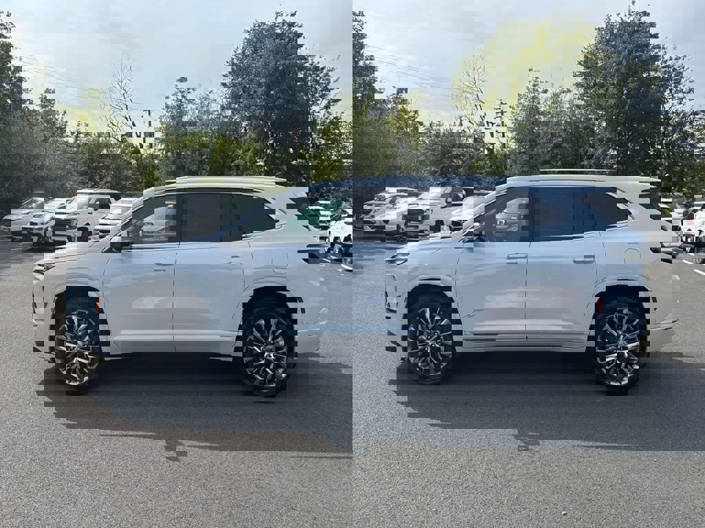 New 2026 Buick Enclave Avenir image 4