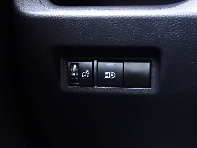Certified 2025 Toyota RAV4 LE FWD image 38