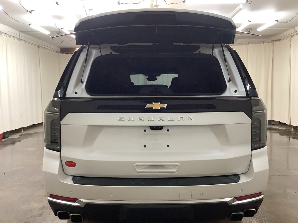Used 2025 Chevrolet Suburban High Country AWD/4WD image 8