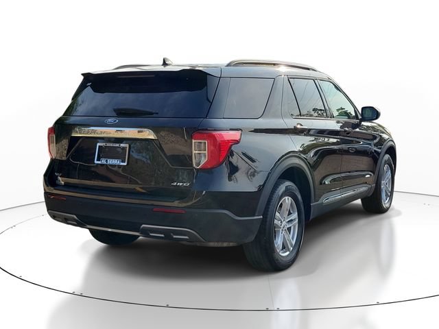 Used 2023 Ford Explorer XLT w/ Equipment Group 202A AWD/4WD image 4