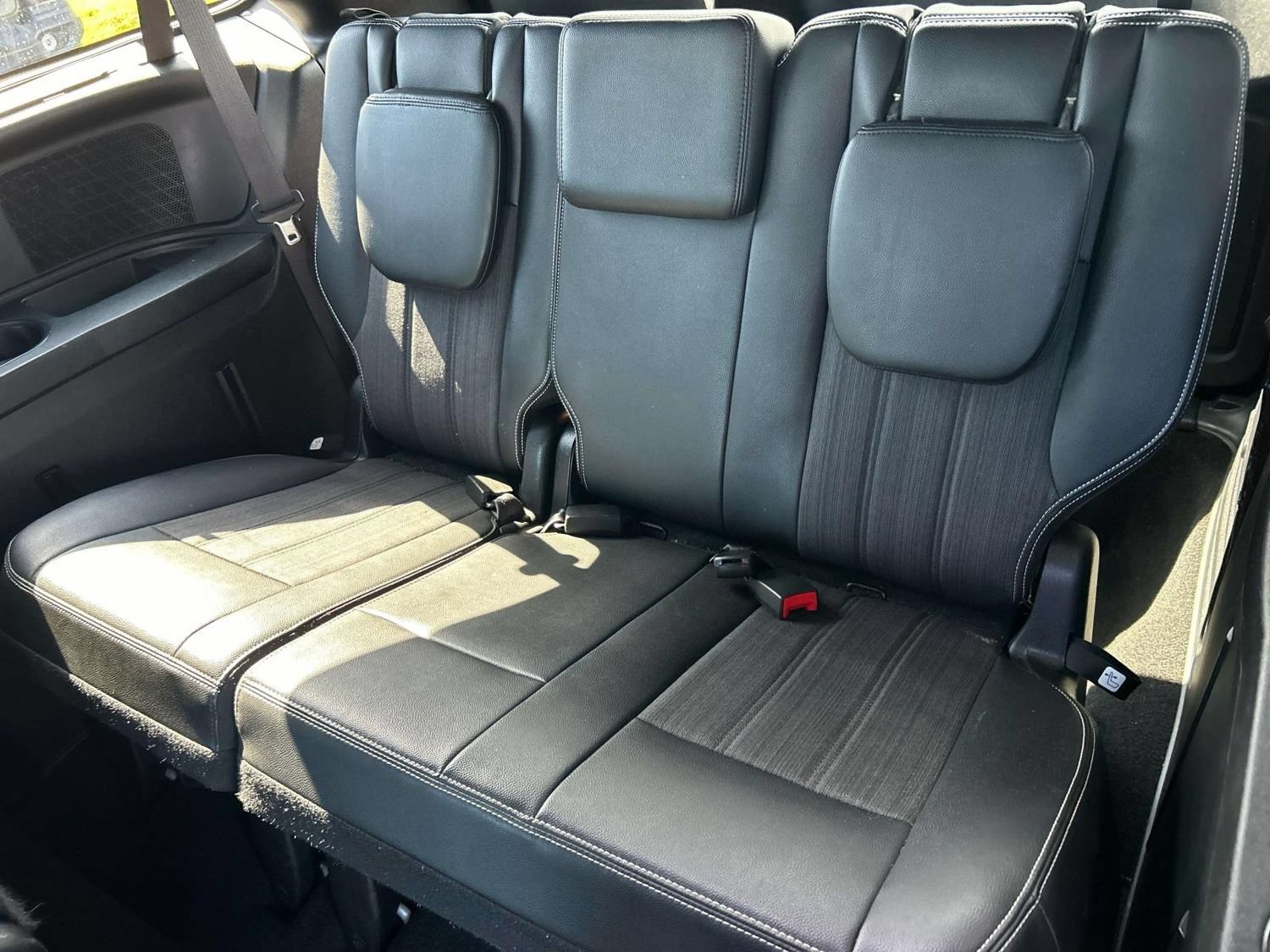 Used 2016 Chrysler Town & Country S w/ Driver Convenience Group FWD image 20