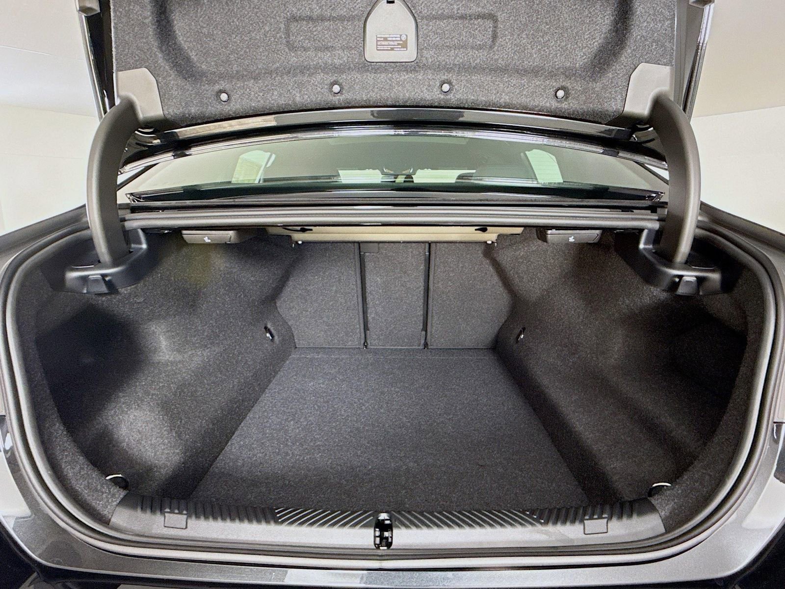 New 2026 BMW M5 w/ Executive Package AWD/4WD image 28