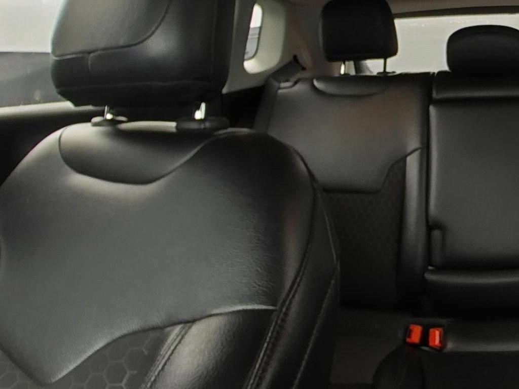 Used 2021 Jeep Compass Latitude FWD image 16