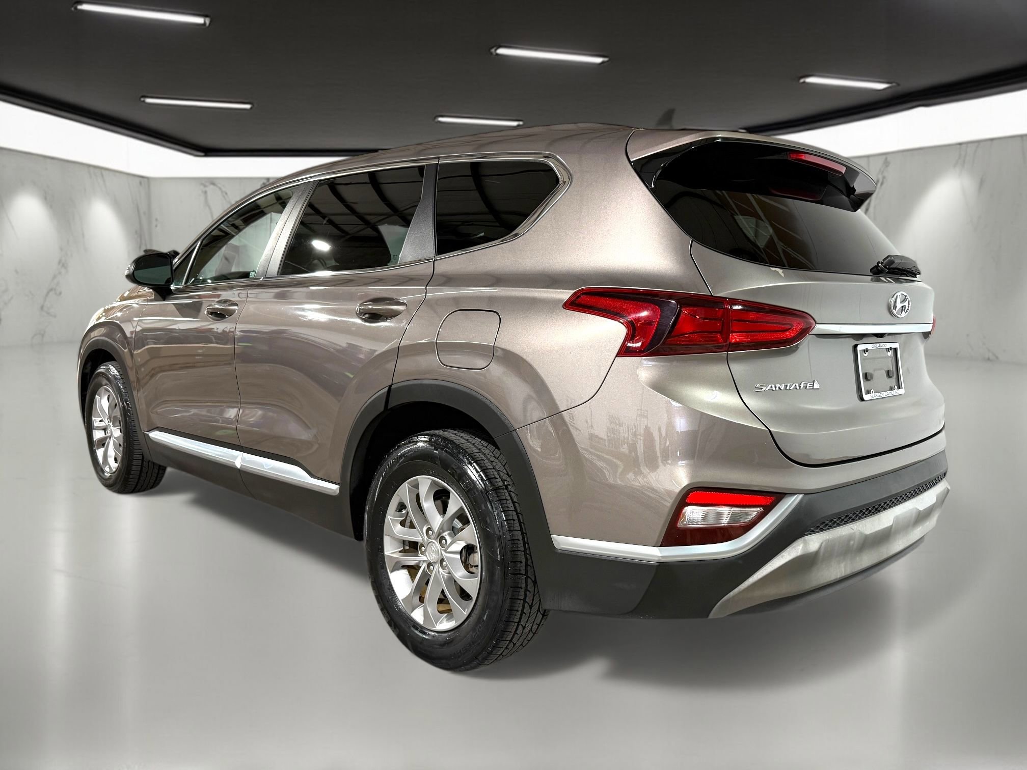 Used 2019 Hyundai Santa Fe SE image 3