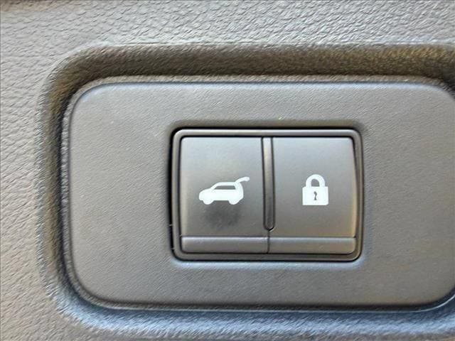 Used 2024 Nissan Pathfinder Platinum AWD/4WD image 40
