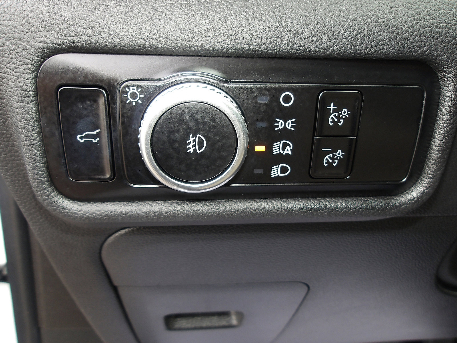 Used 2023 Ford Explorer Limited image 17