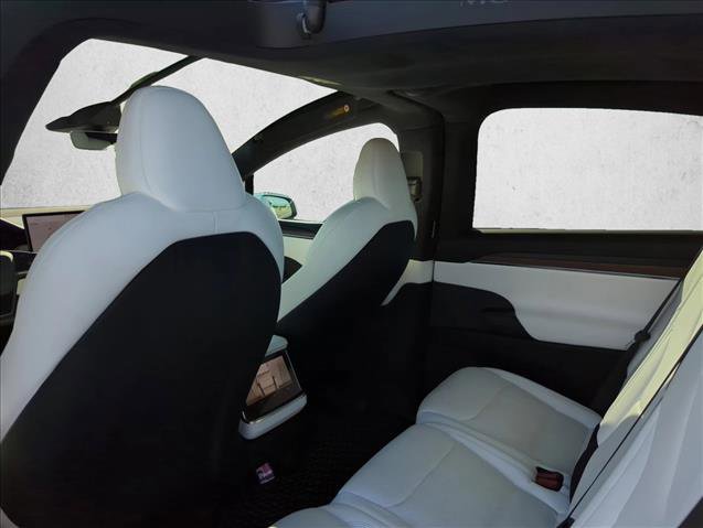 Used 2022 Tesla Model X image 18