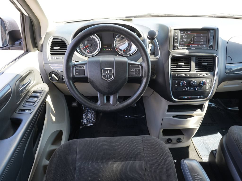 Used 2018 Dodge Grand Caravan SE w/ UConnect Hands-Free Group FWD image 19