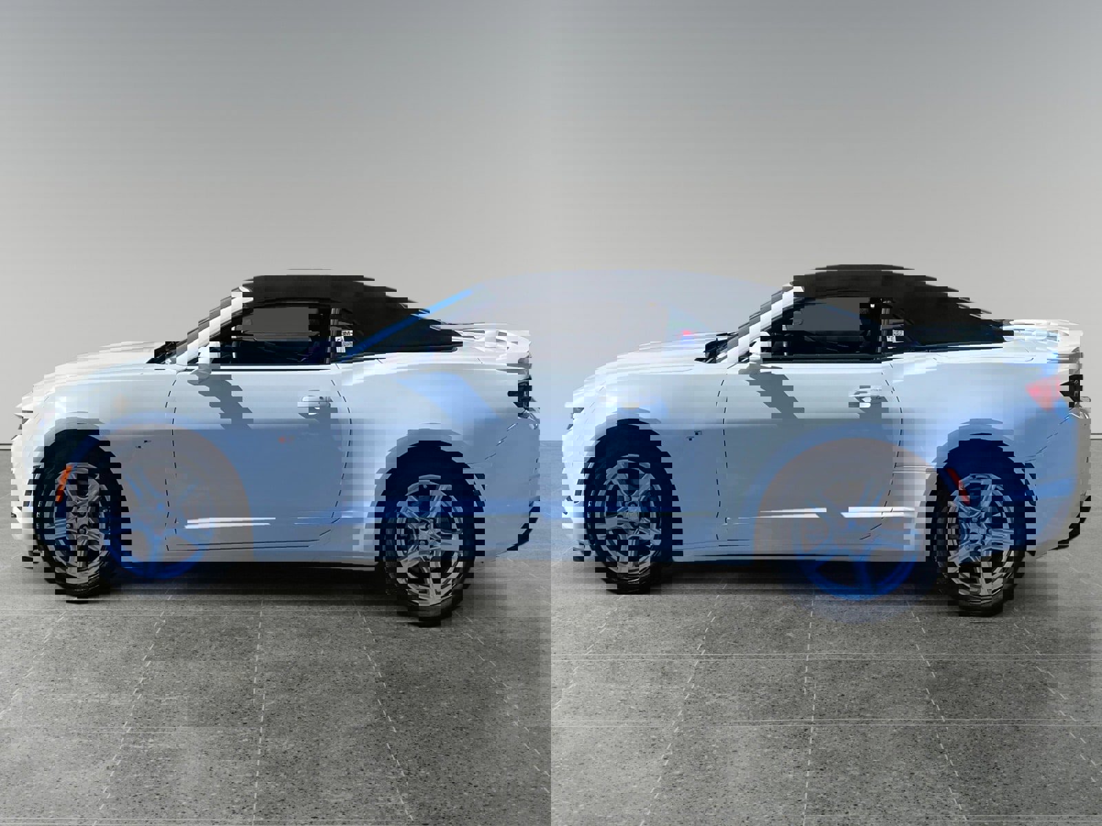 Used 2024 Chevrolet Camaro LT image 2