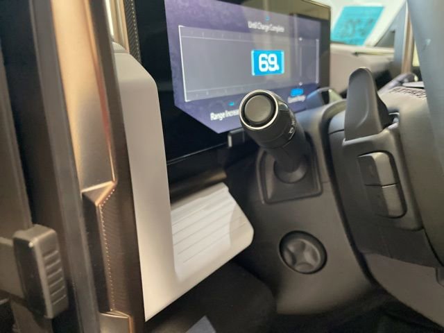 New 2025 GMC Hummer EV 2X image 28