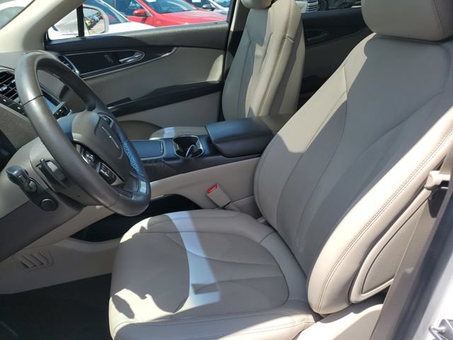 Used 2019 Lincoln Nautilus Select AWD/4WD image 24