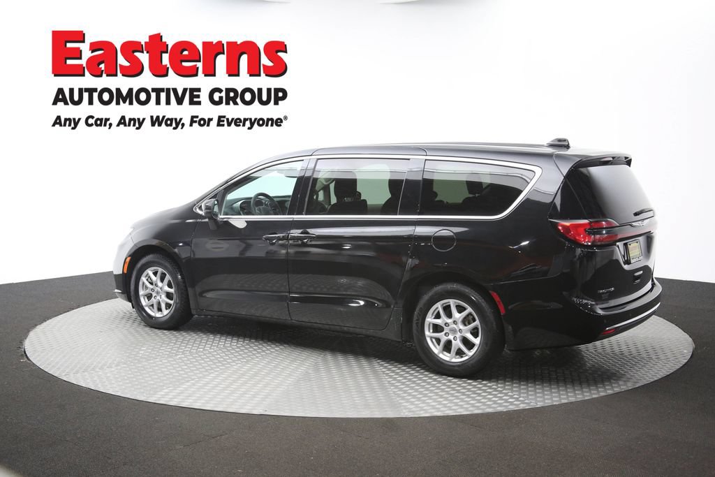 Used 2023 Chrysler Pacifica Touring-L FWD image 64