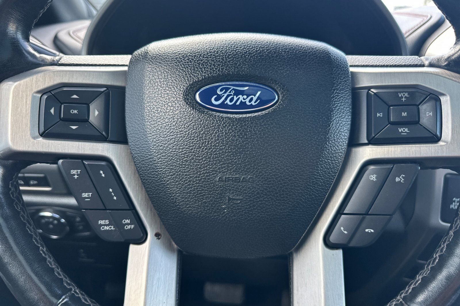 Used 2017 Ford F150 Platinum w/ Equipment Group 701A Luxury AWD/4WD image 25