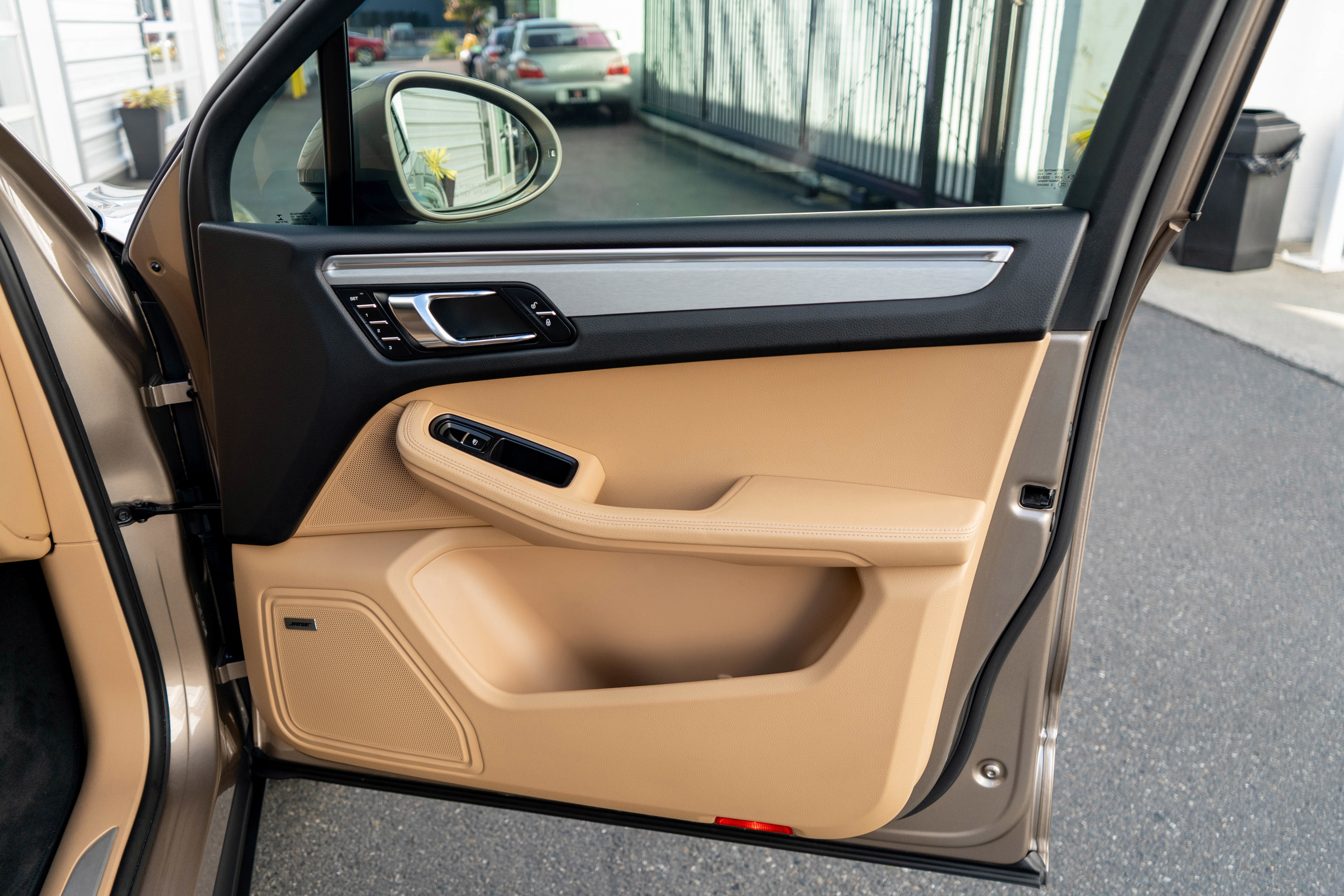 Used 2017 Porsche Macan S w/ Premium Package Plus AWD/4WD image 25