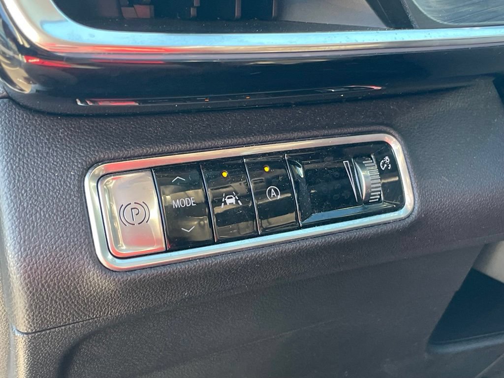 Used 2024 Buick Envision Preferred AWD/4WD image 12