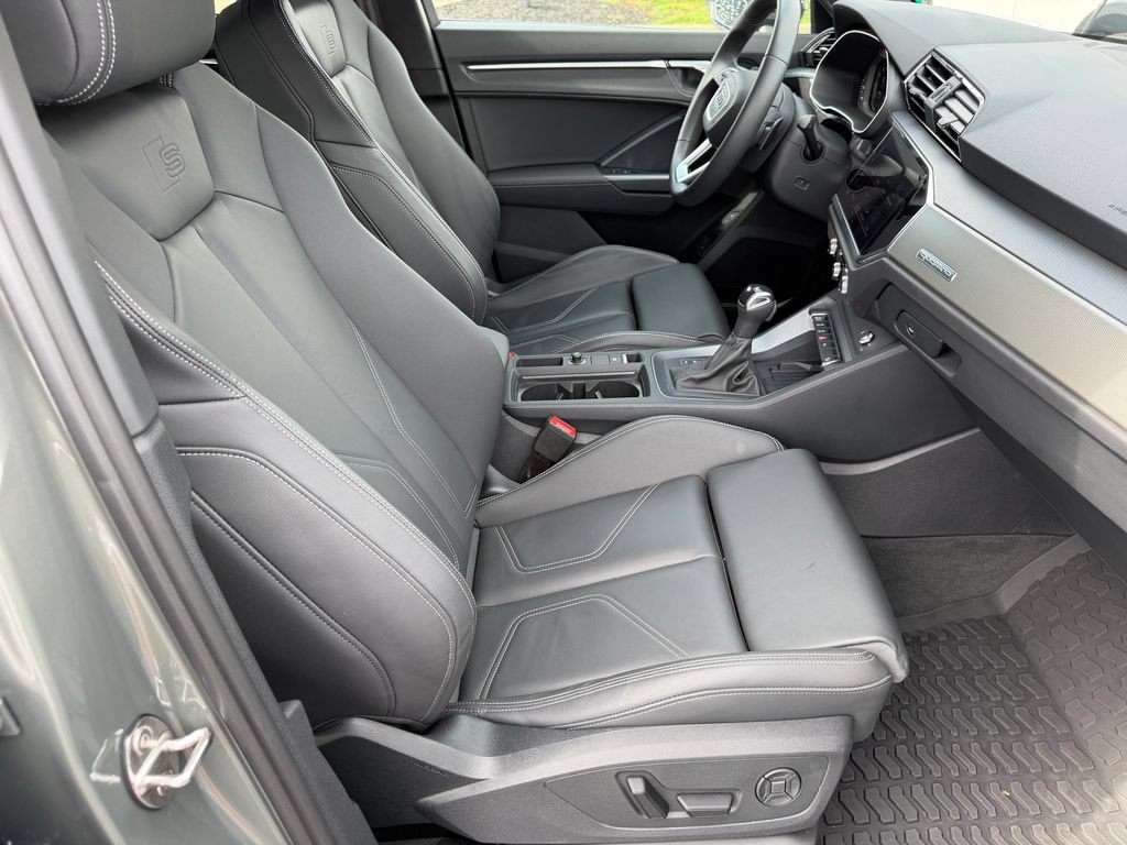 Certified 2025 Audi Q3 2.0T Premium w/ Convenience Package AWD/4WD image 15