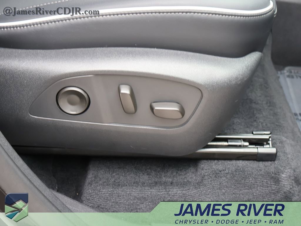 Used 2025 Buick Enclave Preferred image 10