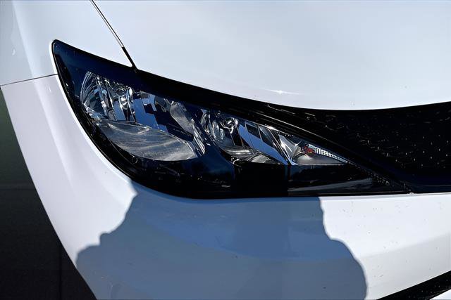Used 2022 Chrysler Voyager LX image 29