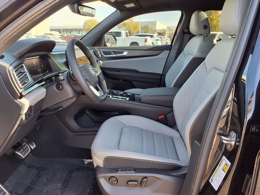 New 2026 Volkswagen Atlas Cross Sport SEL R-Line image 11