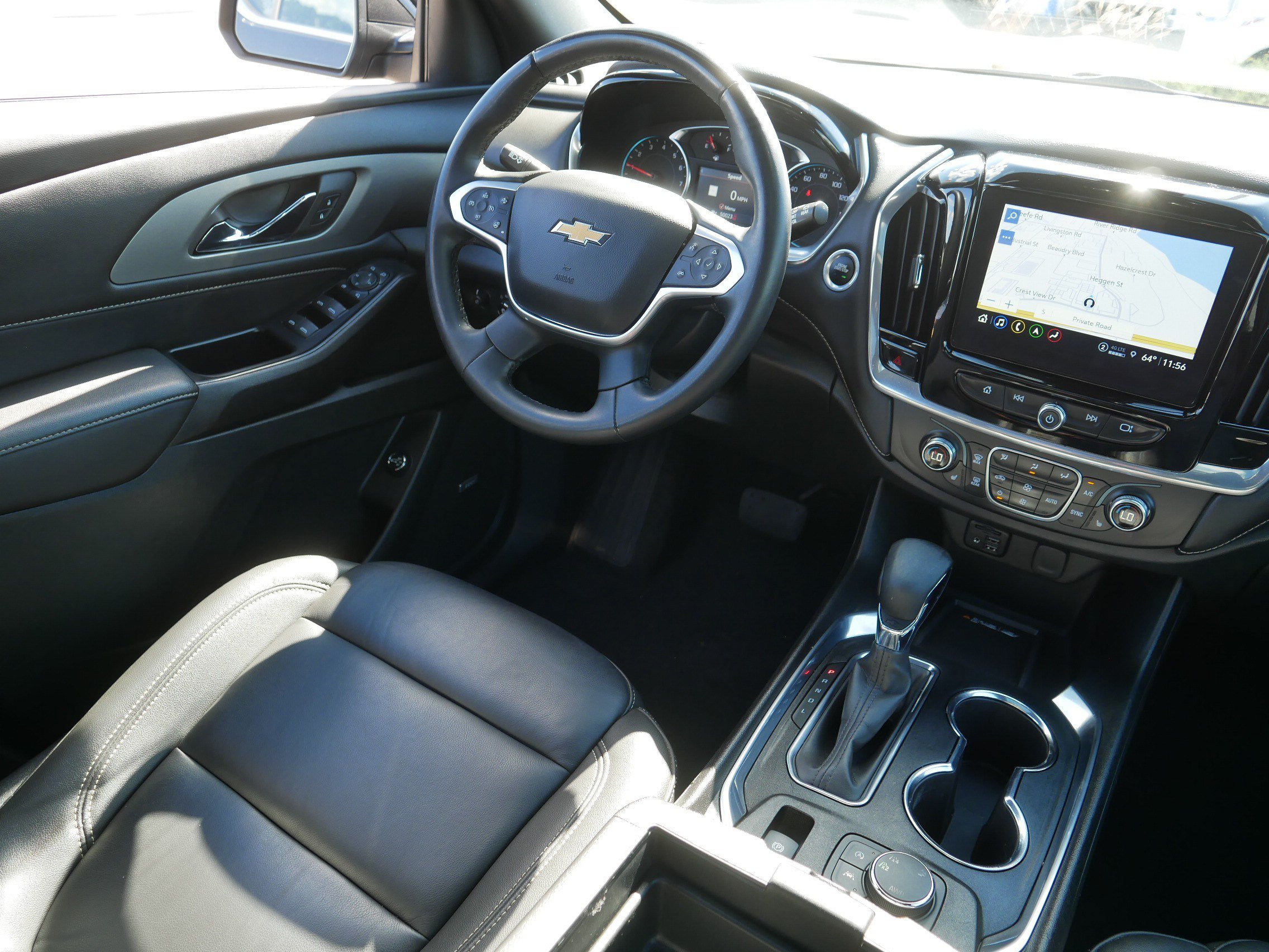 Used 2023 Chevrolet Traverse LT w/ LT Premium Package AWD/4WD image 9