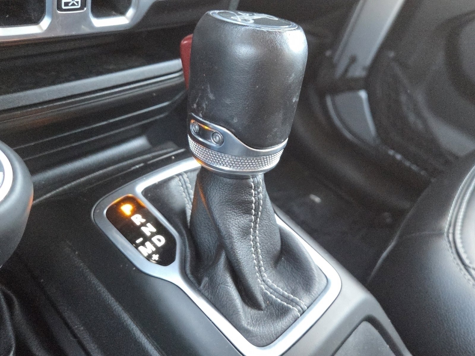 Used 2018 Jeep Wrangler Unlimited Sahara image 30