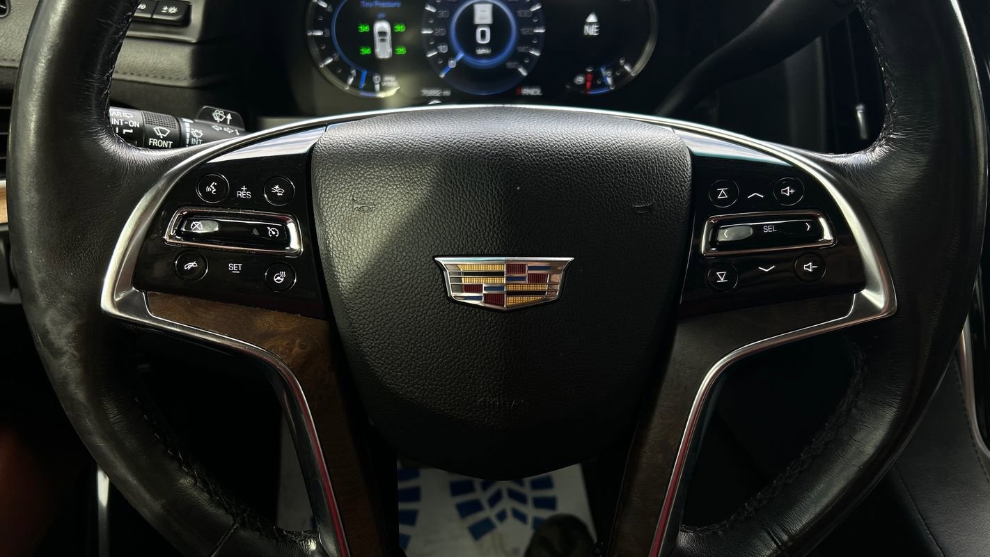 Used 2020 Cadillac Escalade Premium Luxury AWD/4WD image 22