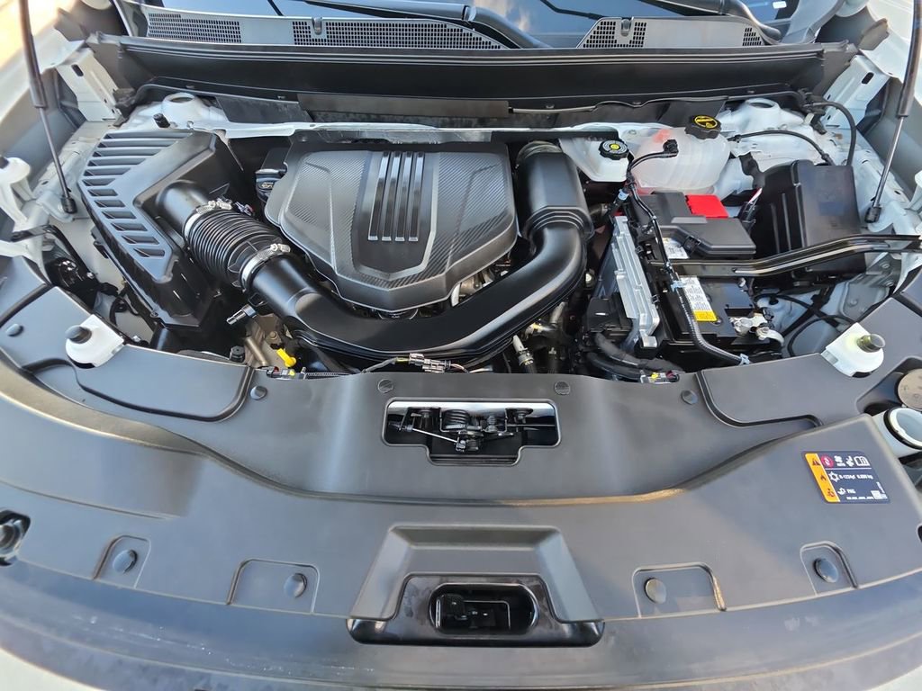 Used 2025 GMC Acadia Elevation image 31