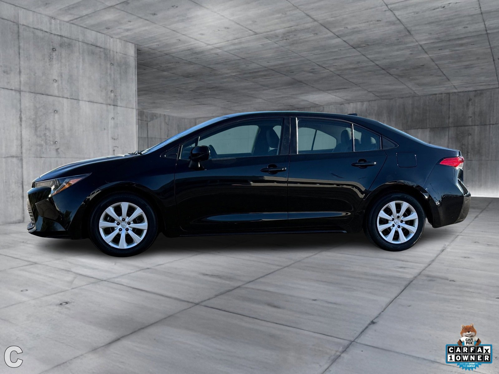 Used 2024 Toyota Corolla LE image 3