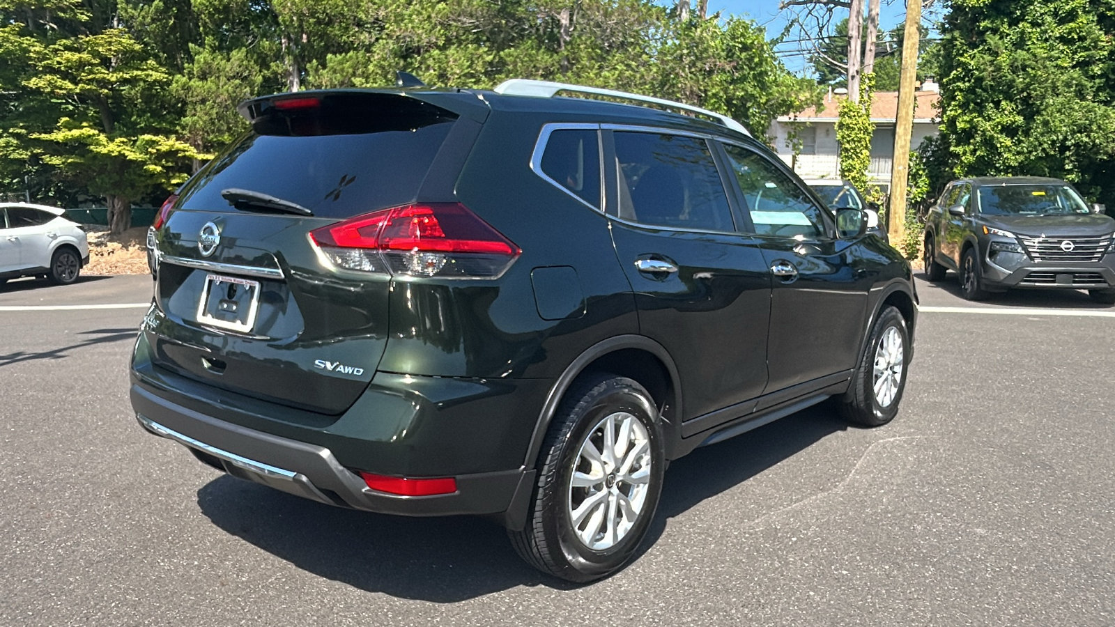 Used 2018 Nissan Rogue SV AWD/4WD image 10