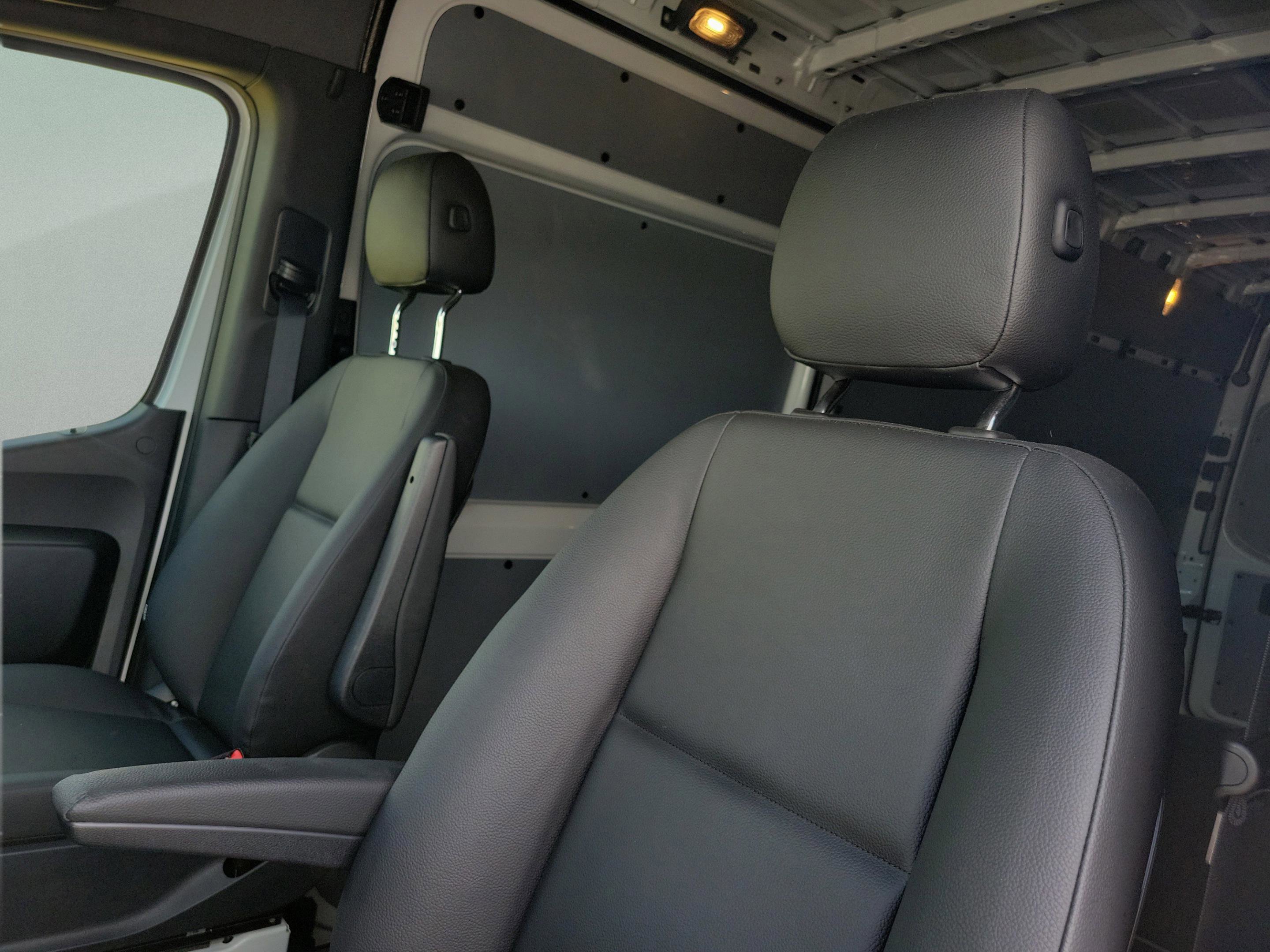 Used 2025 Mercedes-Benz Sprinter 2500 image 12